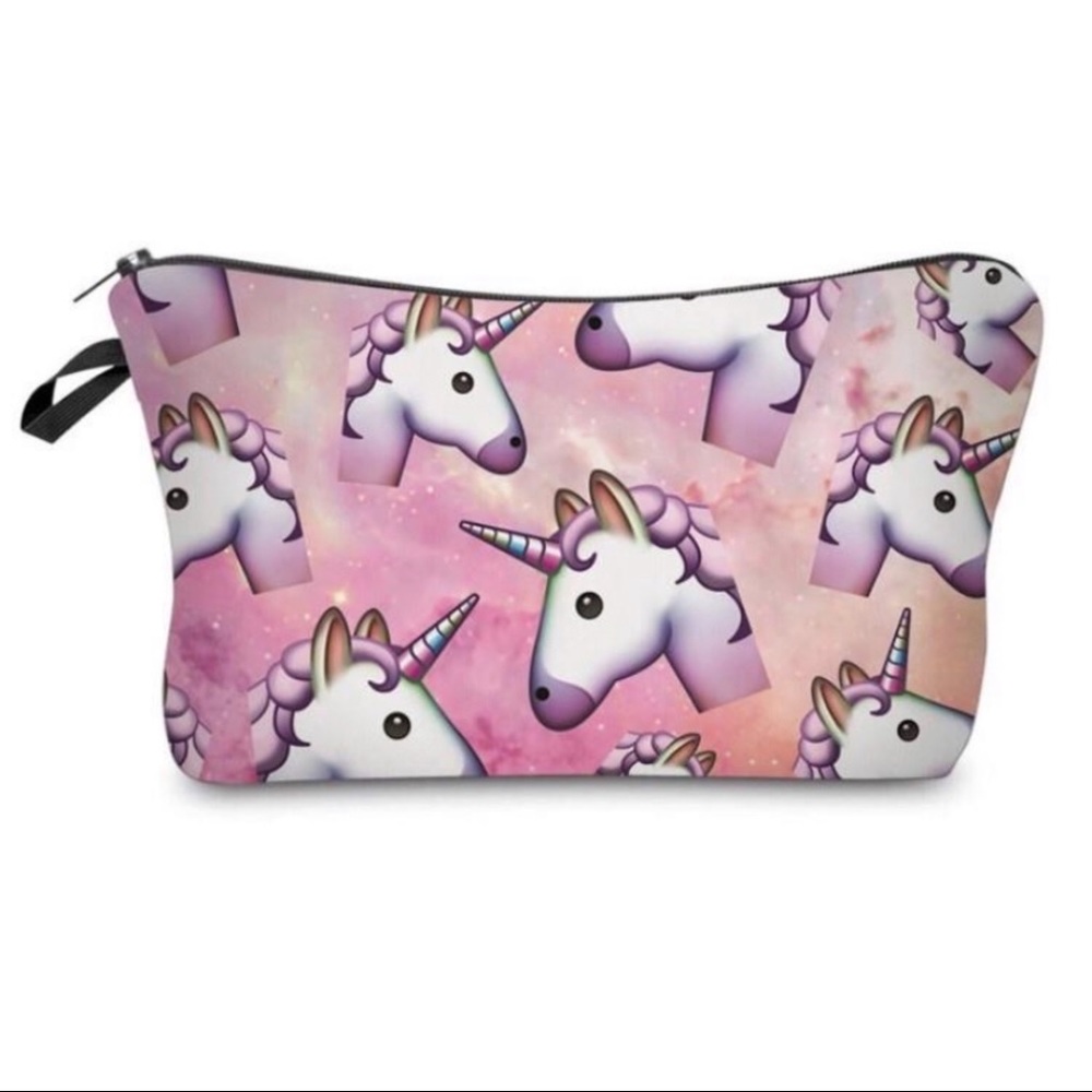 💕 NWT Cute Little Unicorn Zip Up Makeup Pouch 💕